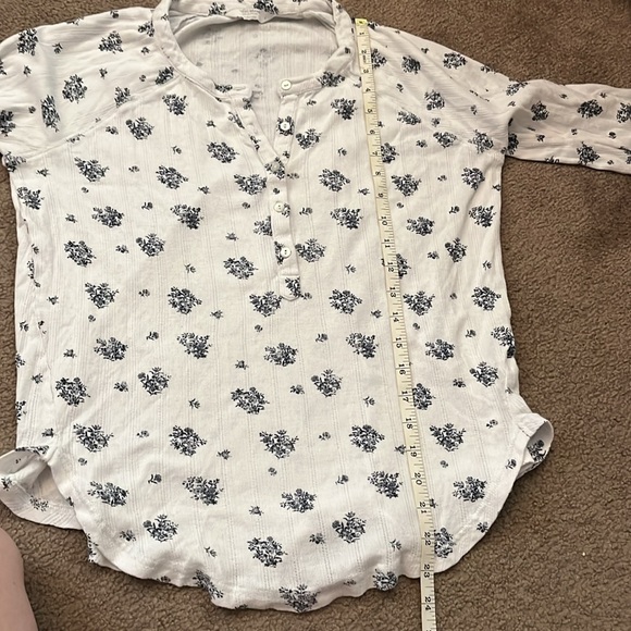 Lucky brand size small long sleeve shirt with adjustable sleeves to 3/4 - Picture 7 of 7